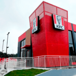 KFC inaugura 200ª loja no Brasil com modelo drive-thru